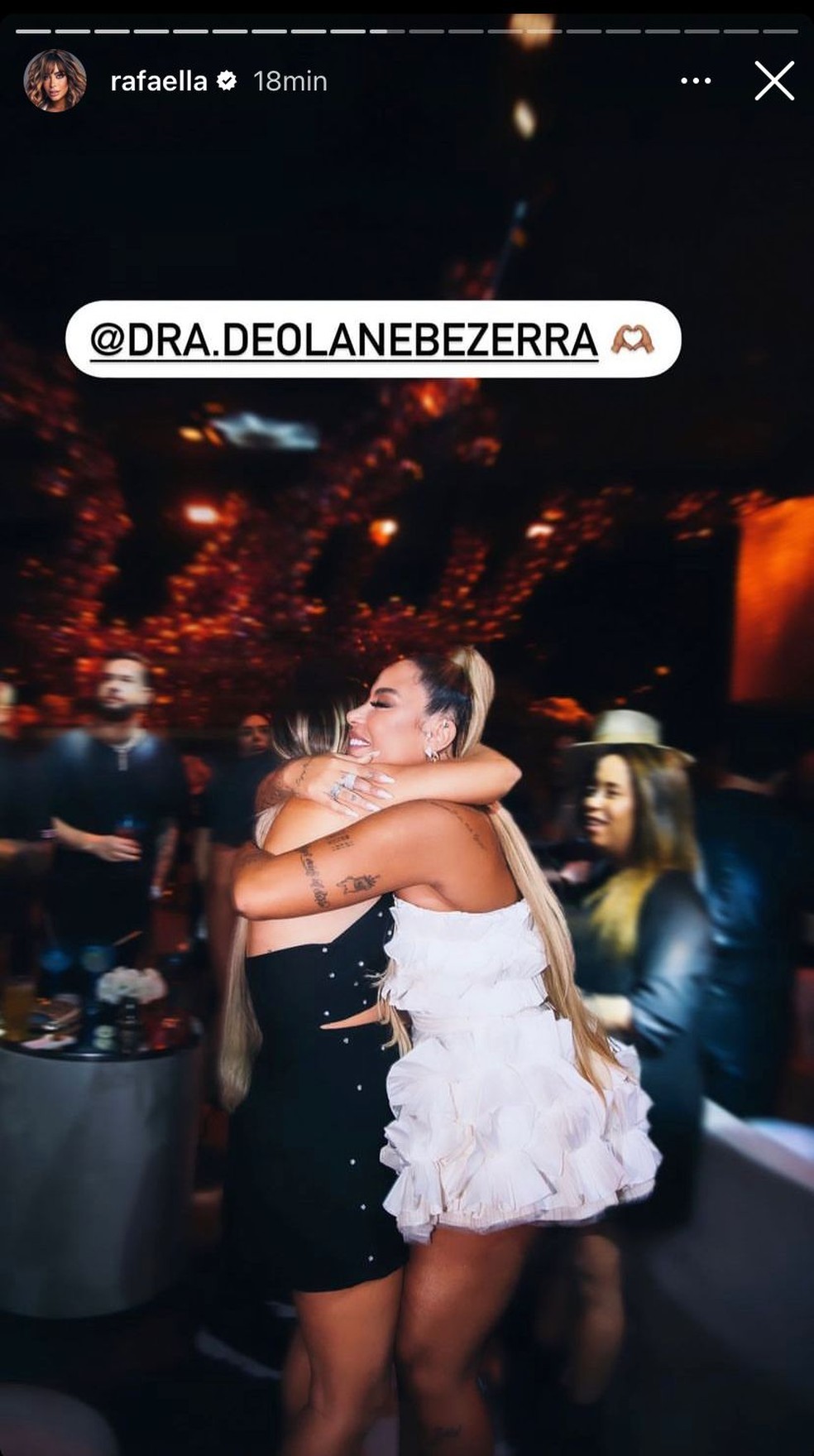 Rafaella Santos abre álbum de fotos do aniversário de 27 anos