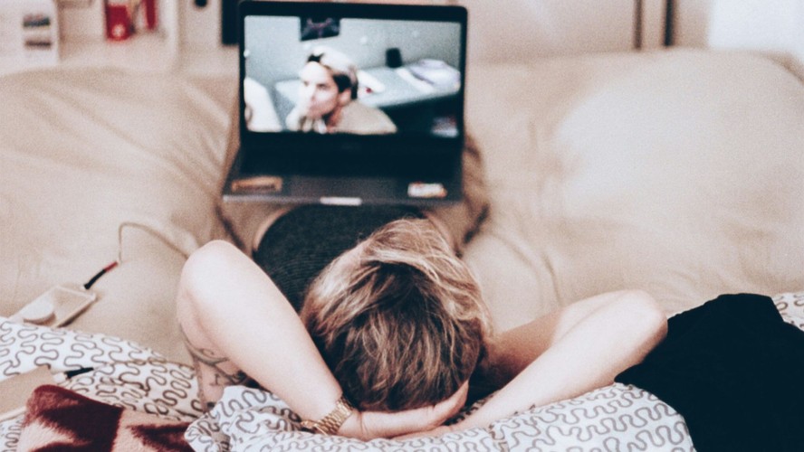 Essa pesquisa prova que o consumo de cenas de sexo está mudando entre pessoas da Geração Z