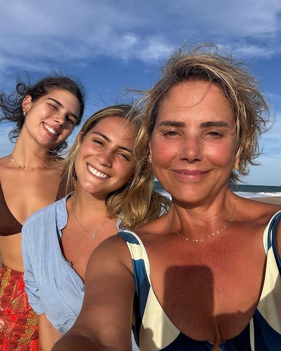 Heloisa Perisse E Filhas