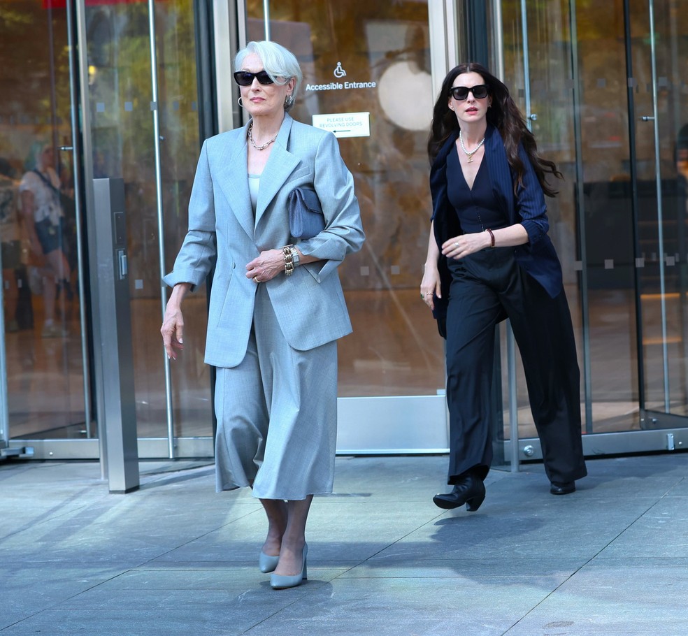 Como 10 tendências que moldaram o figurino de 'O Diabo Veste Prada' aparecem no segundo filme — Foto: Getty Images