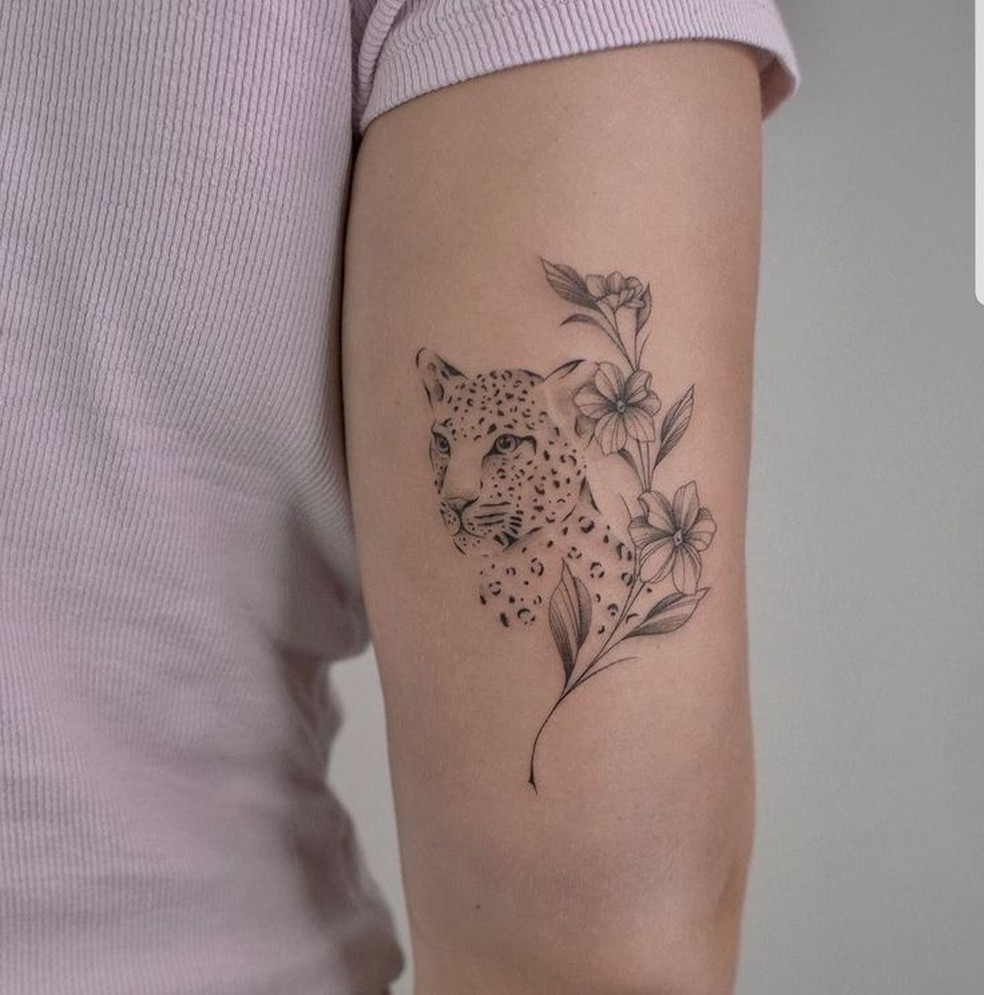 Tatuagem de onça feminina: Inspirações delicadas e ousadas para ...