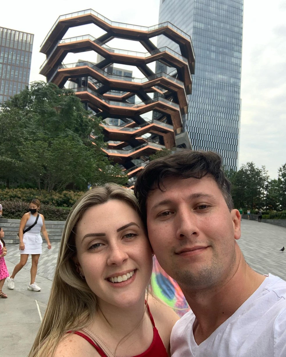 Brasileira reclama do sistema de saúde nos EUA após marido esperar 9h por exame: 'Abandonado no corredor' — Foto: Reprodução/ Instagram