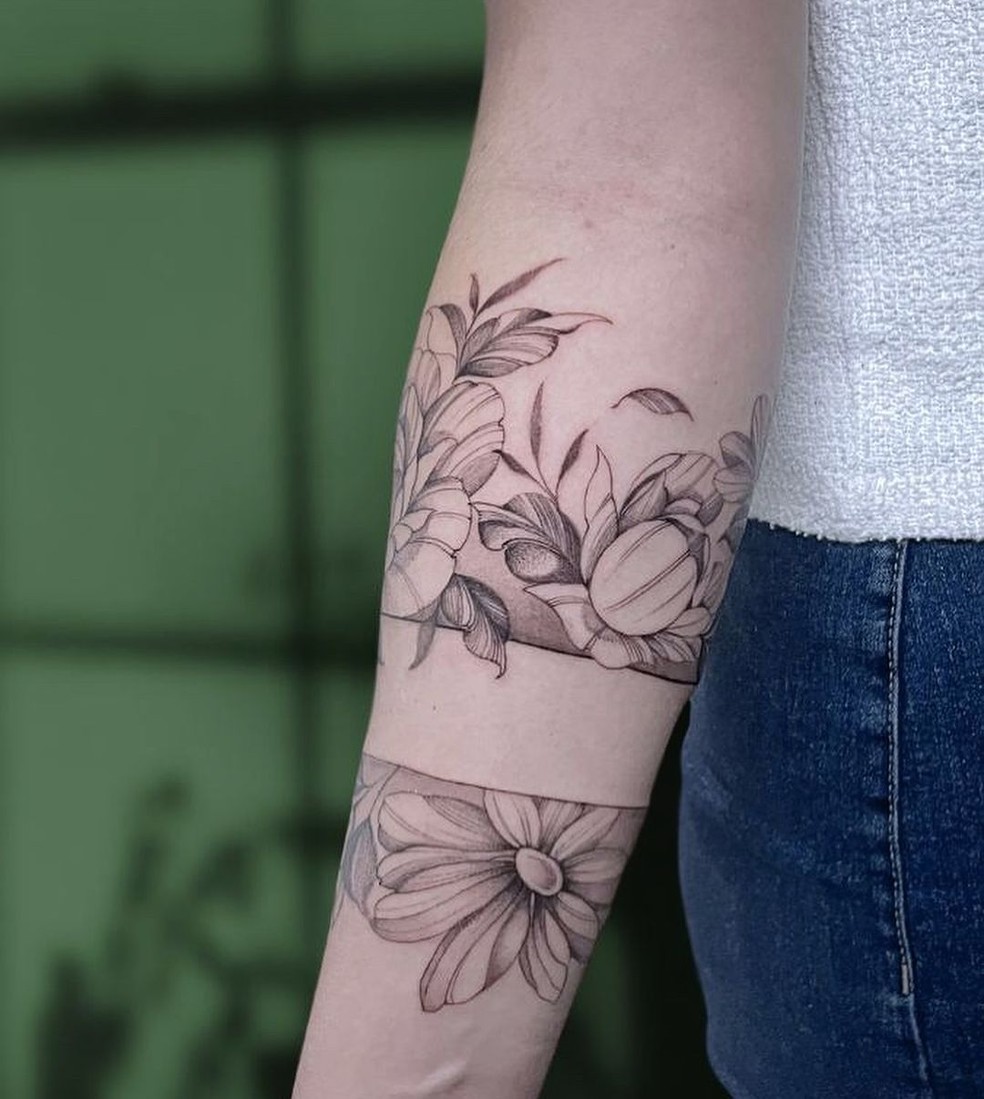 Tatuagem bracelete feminino com flores: inspirações encantadoras que ...
