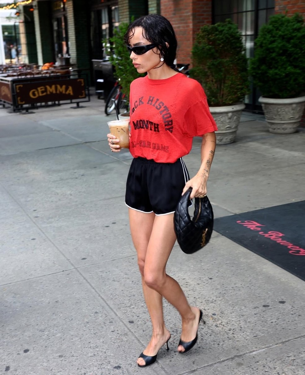 O estilo de Zoë Kravitz — Foto: Reprodução/Instagram @daniellegoldberg