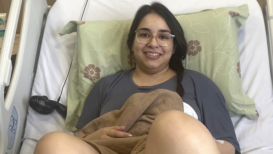 Alice chegou a engordar 16 quilos no tratamento após cutucar o pelo encravado