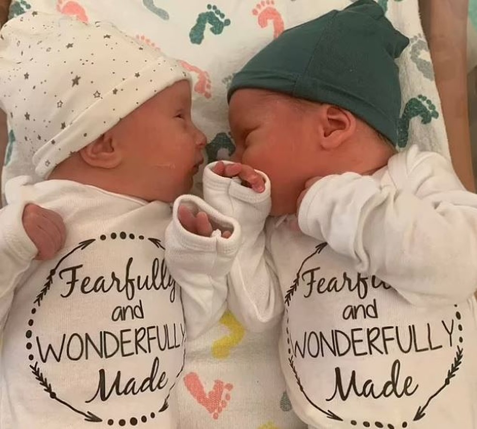 Mulher dá à luz a gêmeos de embriões congelados há 30 anos — Foto: Reprodução/ People/ Cortesia NEDC