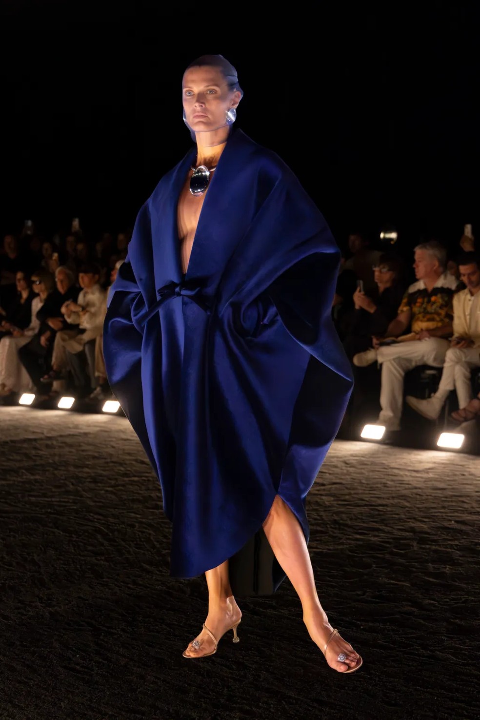 Schiaparelli, alta-costura de outono 2024 — Foto: Schiaparelli
