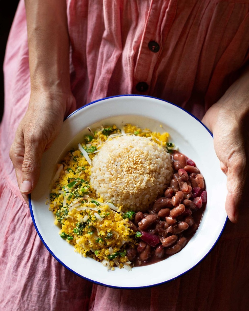 PF da Rita: arroz, feijão, farofa de cuscuz — Foto: Camila Fontenele
