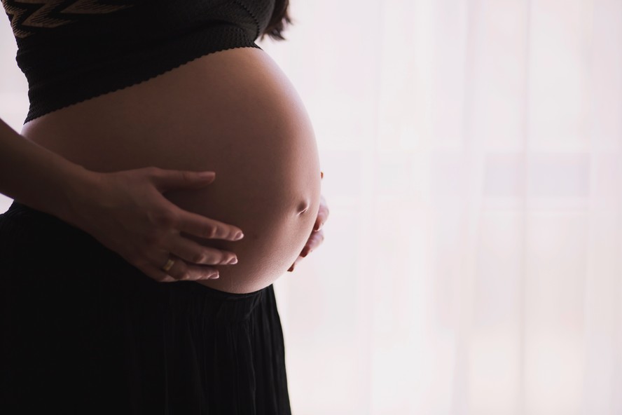 Embora o quadro possa acrescentar desafios para a concepção, muitas mulheres conseguem engravidar e ter uma gestação saudável