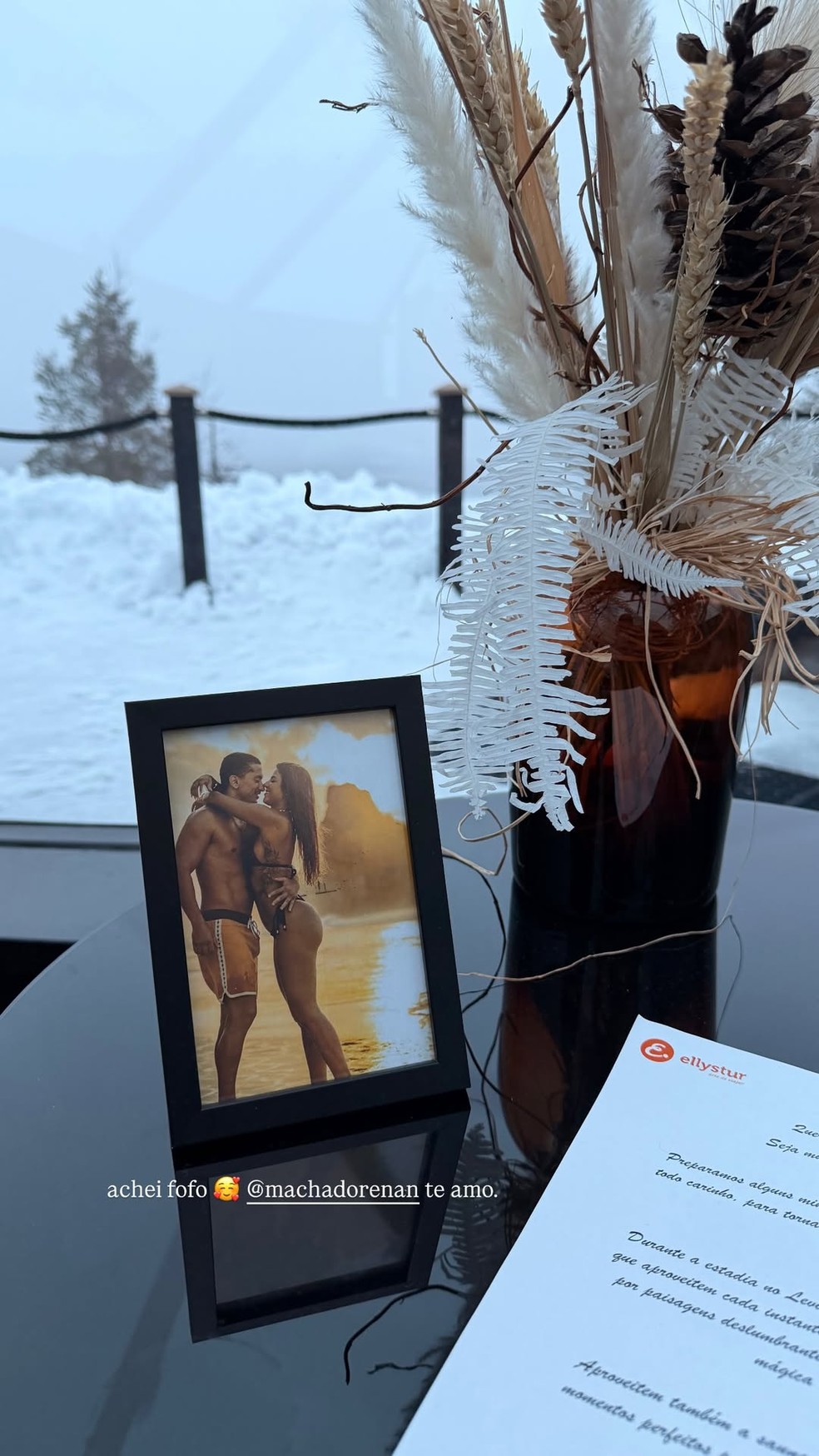 Hariany e irmão de Anitta desembarcam na Finlândia após perda de passaporte e detenção em Paris — Foto: Reprodução/Instagram