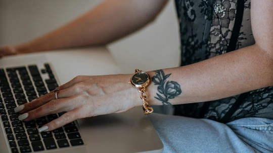Como buscar pornô focado no prazer da mulher em sites tradicionais? 5 dicas para encontrar o que você deseja