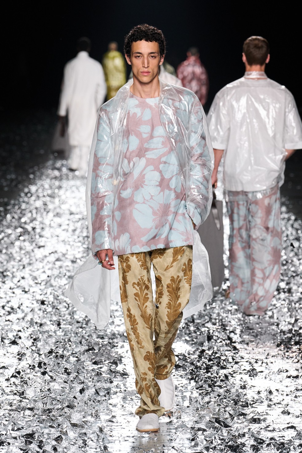 Dries Van Noten, primavera 2025 — Foto: Launchmetrics Spotlight
