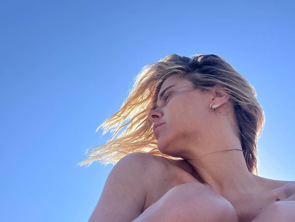 Carolina Dieckmann aproveita praia na Gr&eacute;cia &mdash; Foto: Reprodu&ccedil;&atilde;o/ Instagram