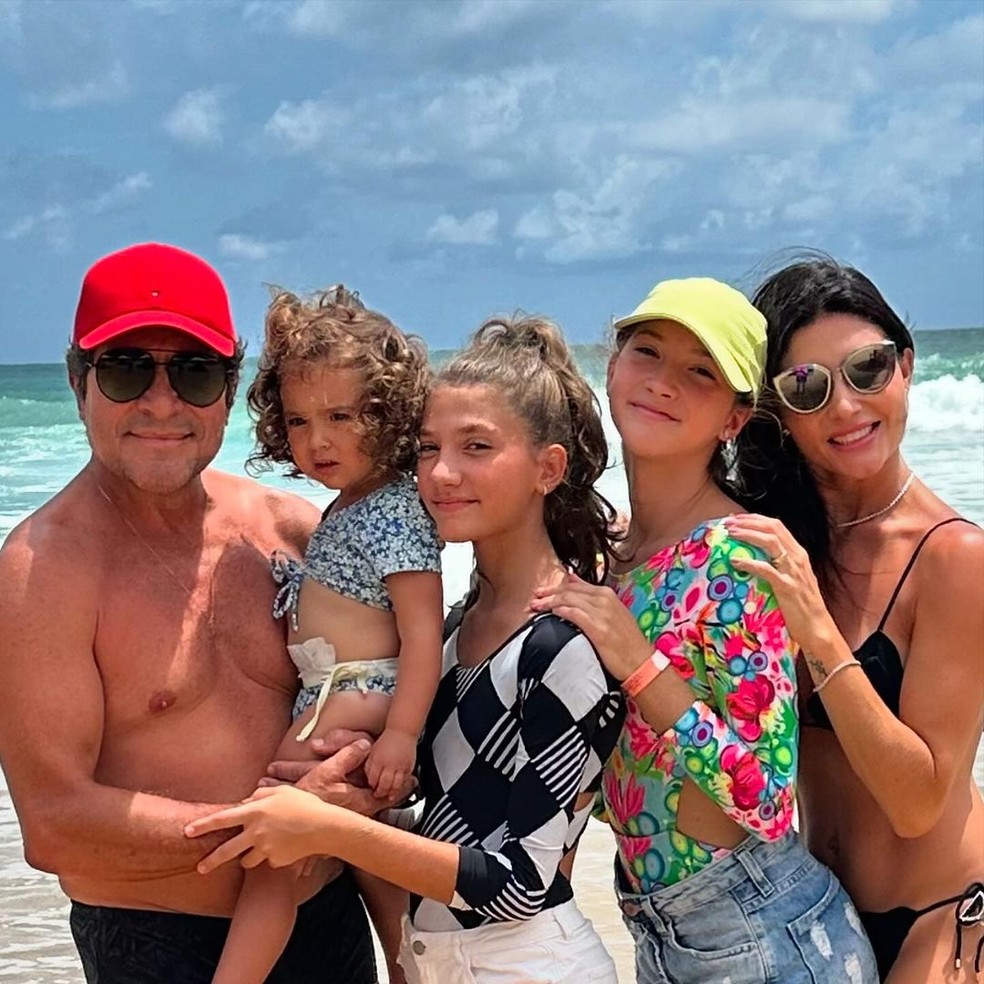 Mulher do cantor Daniel publica fotos raras das filhas e se declara — Foto: Reprodução/Instagram