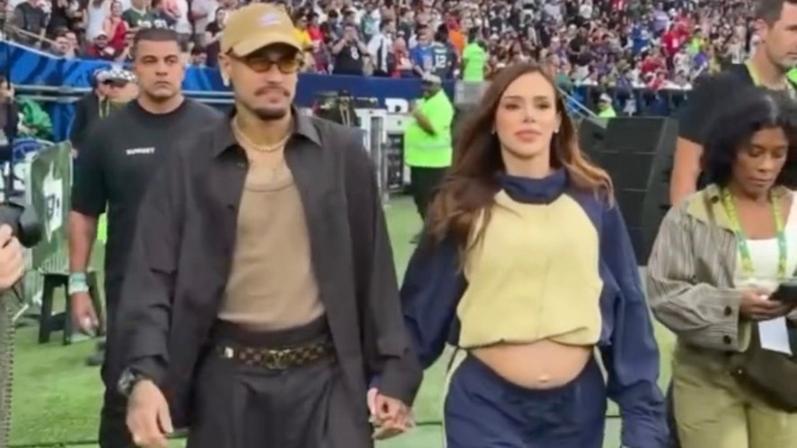 Neymar e Bruna Biancardi chegam de mãos dadas para jogo da NFL no ...