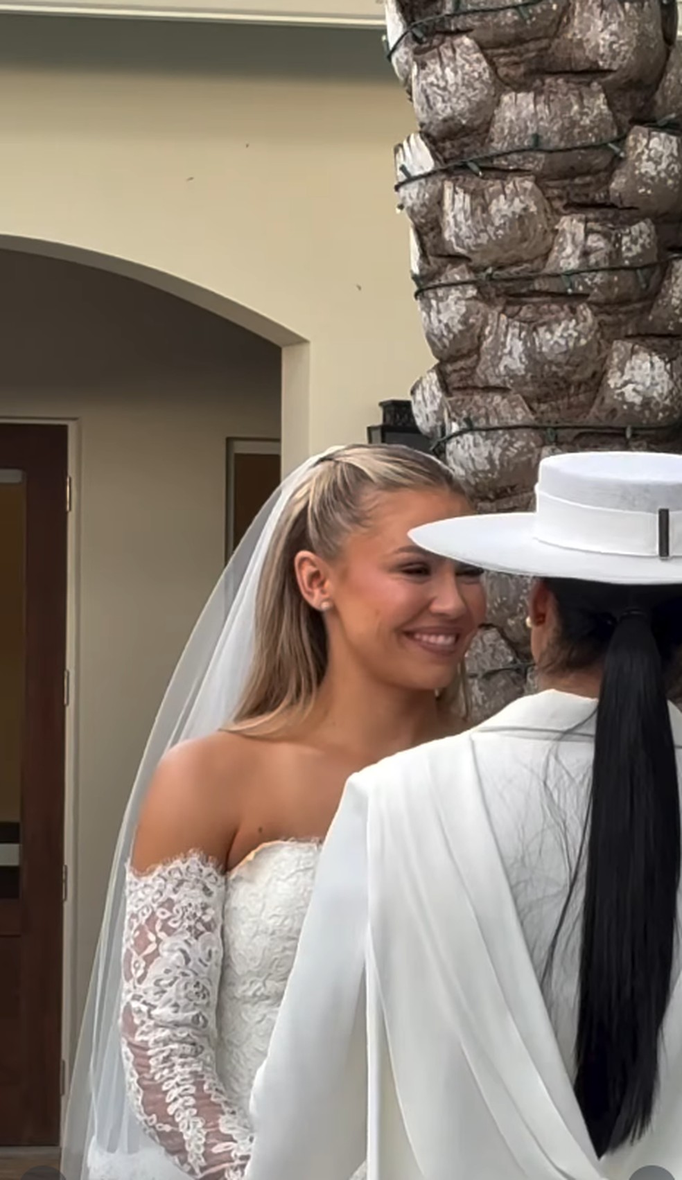 Marta e casou com Carrie nos EUA — Foto: Reprodução/ Instagram
