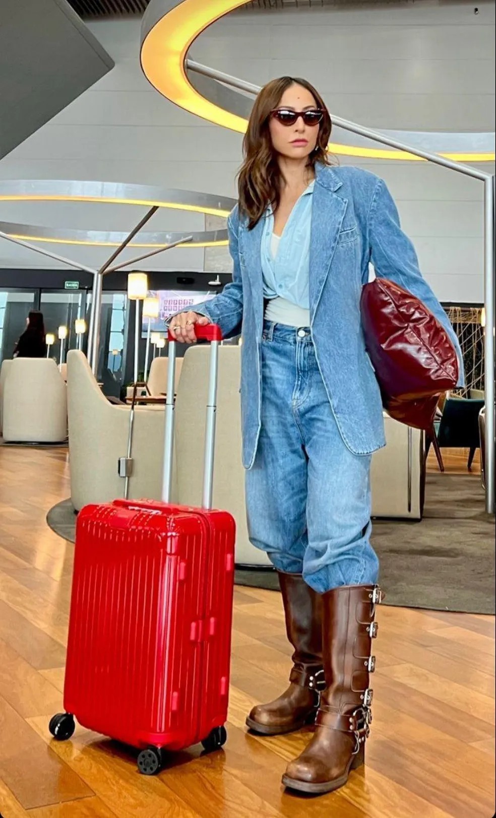 Sabrina Sato monta aerolook com bota de montaria da Miu Miu — Foto: Reprodução / Instagram @sabrinasato