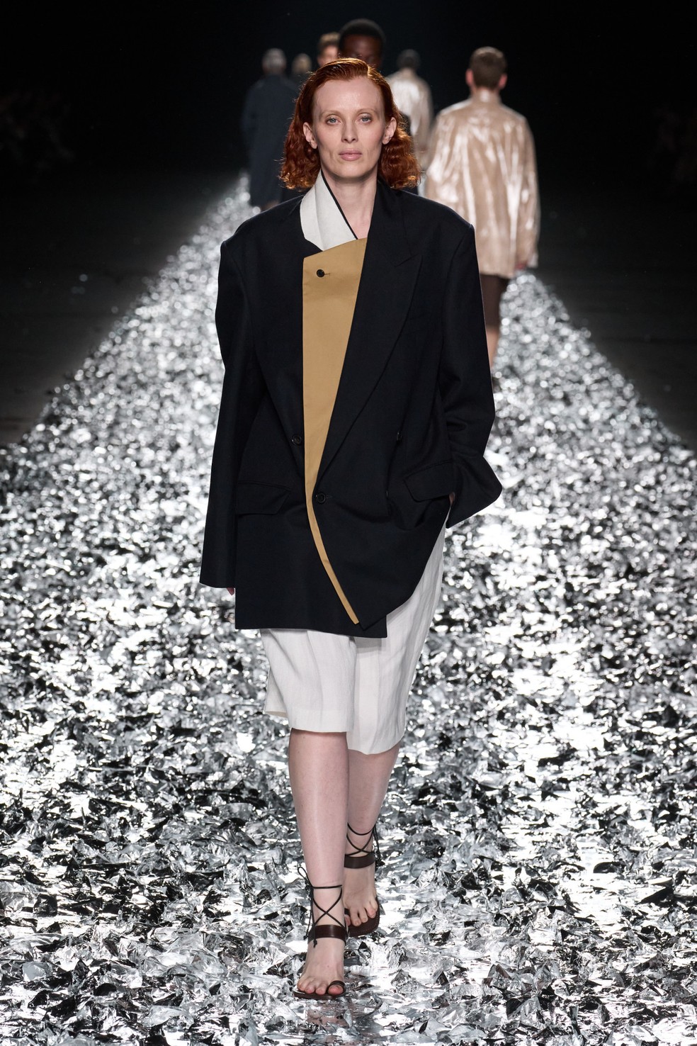 Dries Van Noten, primavera 2025 — Foto: Launchmetrics Spotlight