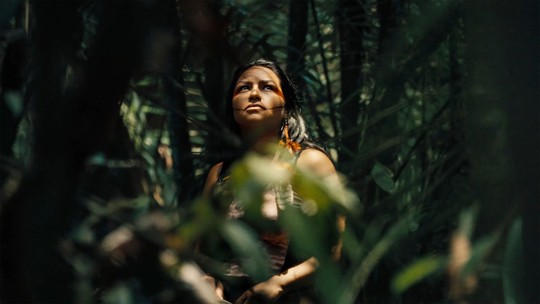 Quem é a protagonista do documentário brasileiro sobre direitos indígenas e meio ambiente que pode concorrer ao Oscar