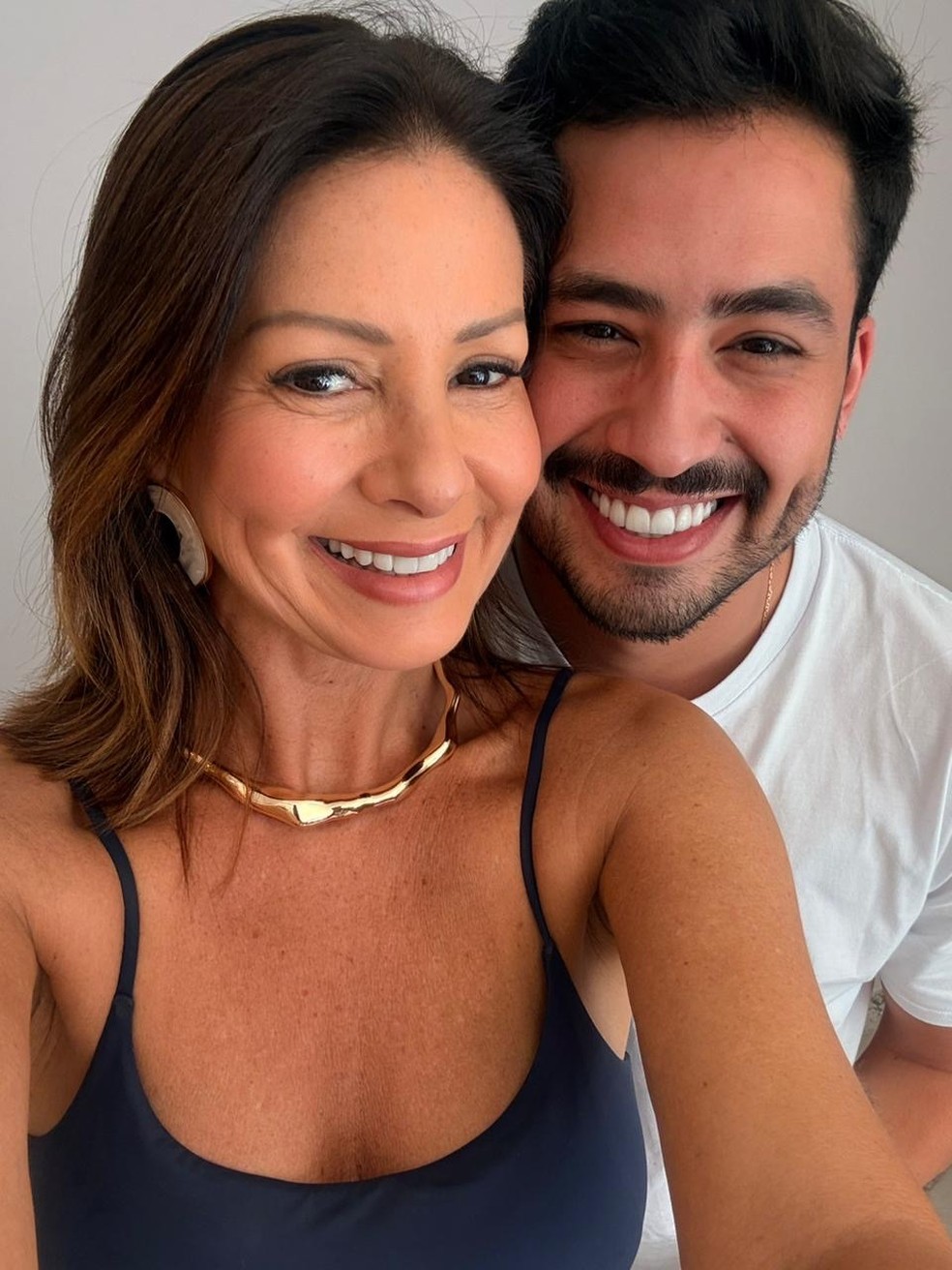 Liz Vargas, ex-Banana Split e mãe de filho de Leonardo, aparece em ...