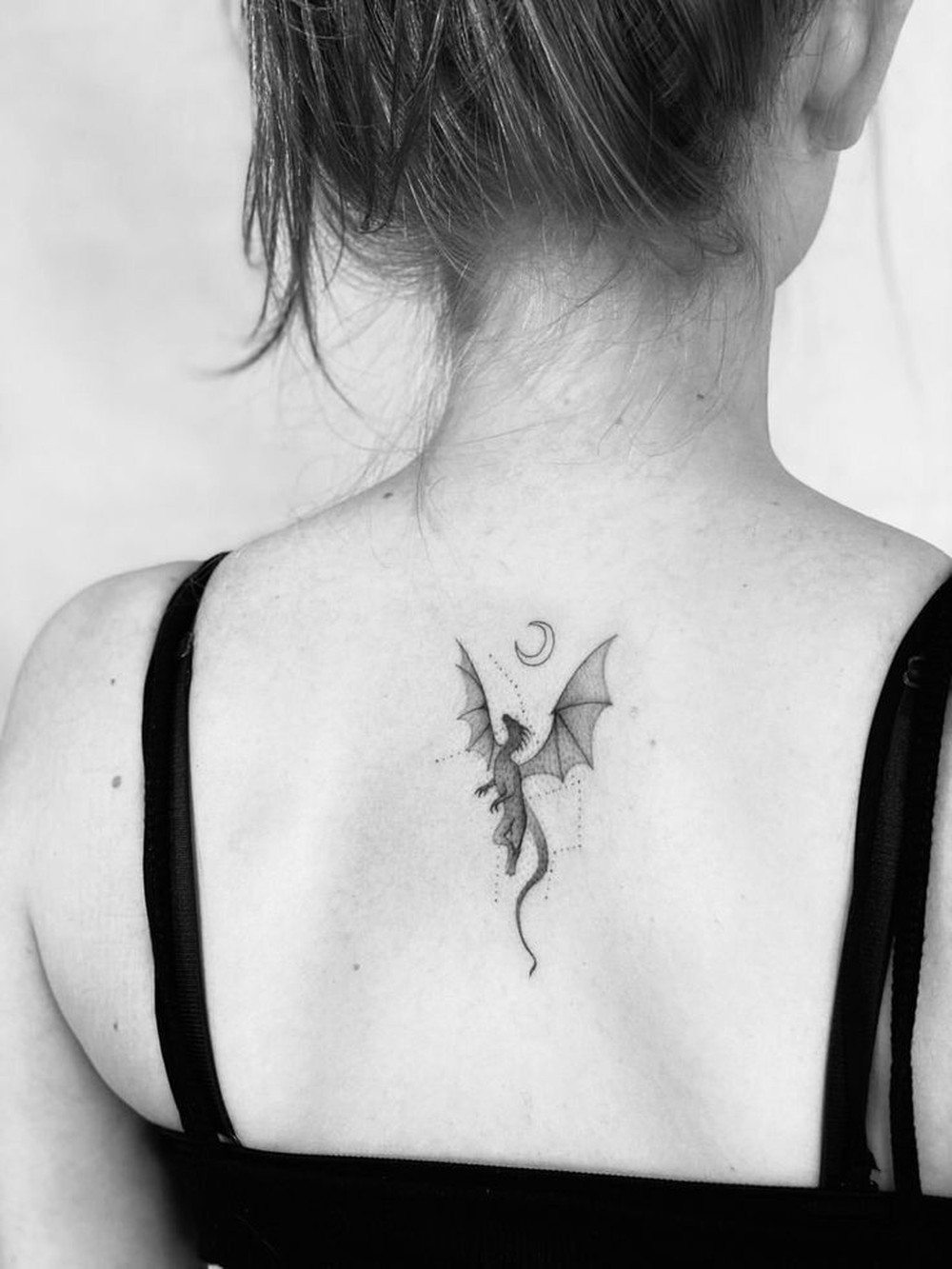 Inspire-se! 20 fotos de tatuagem de dragão nas costas para ousar ainda mais