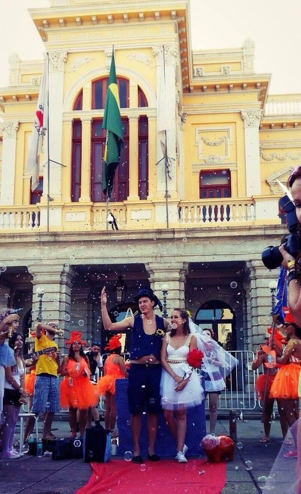 Casamento Babi e Emi no Carnaval de BH em 2016 — Foto: Arquivo Pessoal