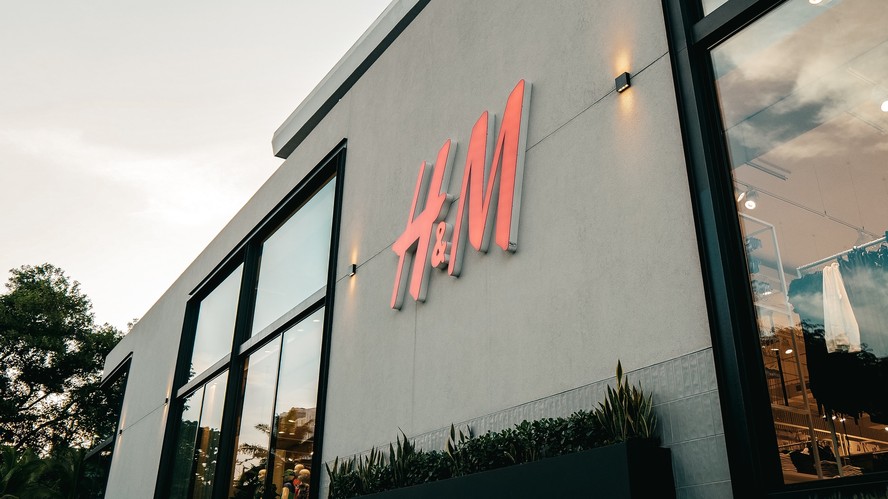 Segunda maior varejista do mundo, H&M lançará lojas no Brasil em 2025