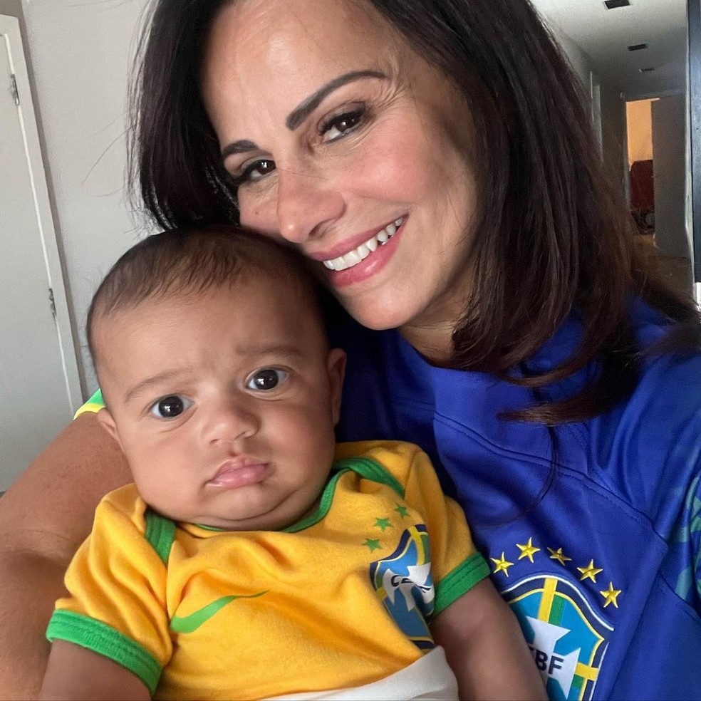 Viviane araújo com o filho Joaquim — Foto: reprodução/instagram