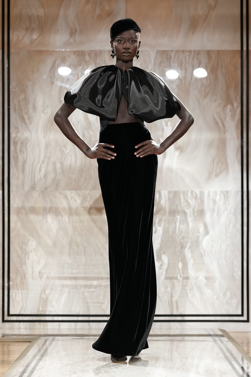 Alta-costura: Giorgio Armani Privé explora com sofisticação as