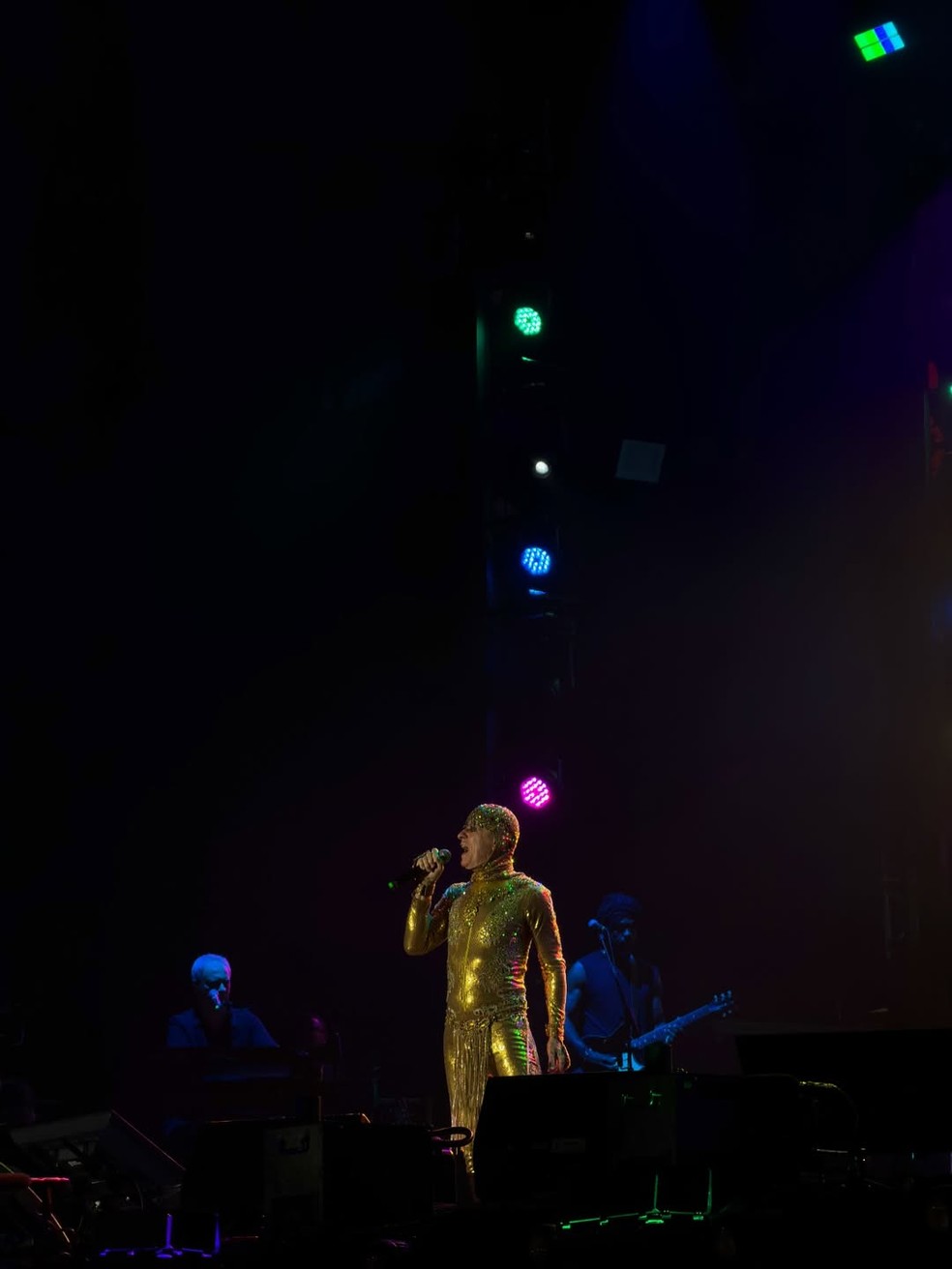 Sucesso em 'Três Graças', Gabriela Loran posa nua em cachoeira e recebe chuva de elogios — Foto: Reprodução/Instagram