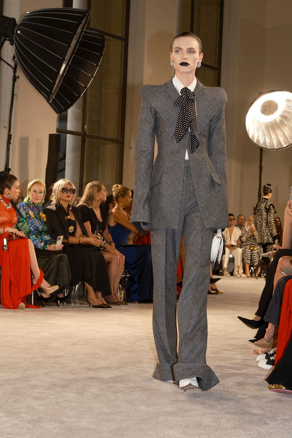 Schiaparelli, alta-costura de inverno 25 — Foto: Divulgação