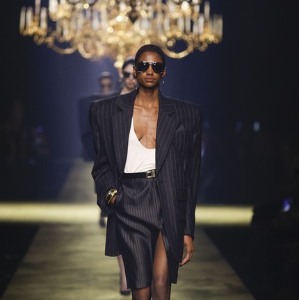 Paris Fashion Week: Saint Laurent — Foto: Divulgação