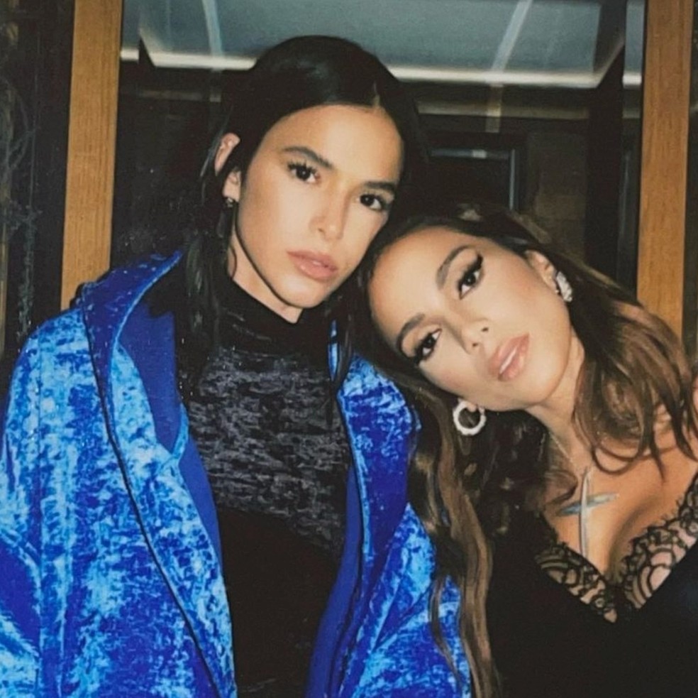 Bruna Marquezine e Anitta são amigas de longa data — Foto: Reprodução/Instagram