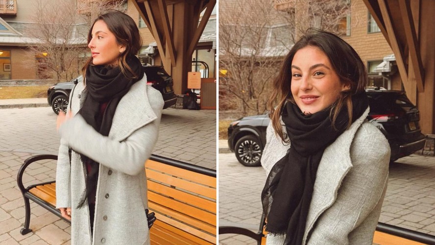 Luisa Gabus Mendes posa em viagem com a mãe