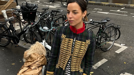 Jaqueta napoleônica: a peça histórica que ressurge como desejo fashion em 2025